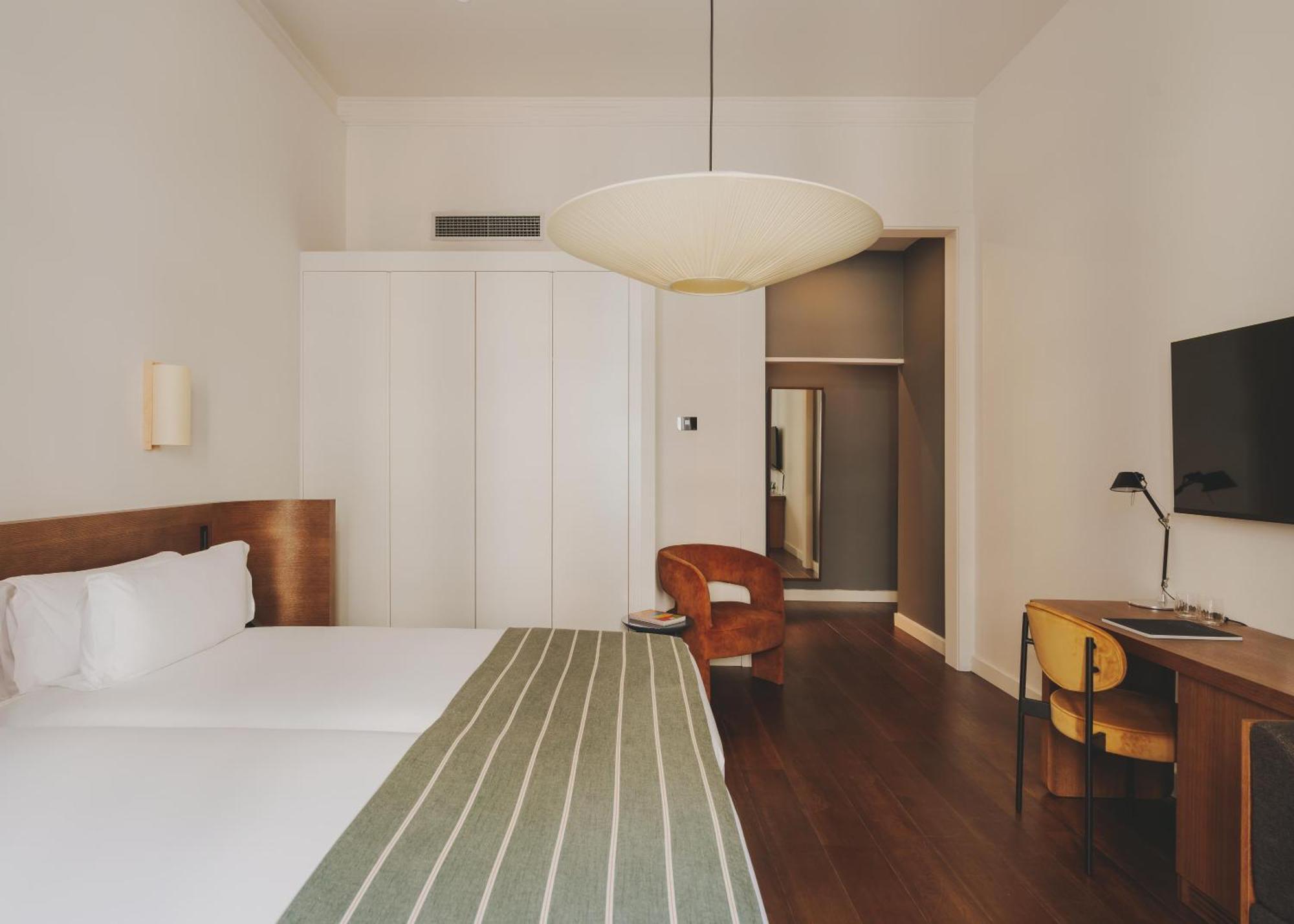 Hotel Regina Барселона Екстериор снимка