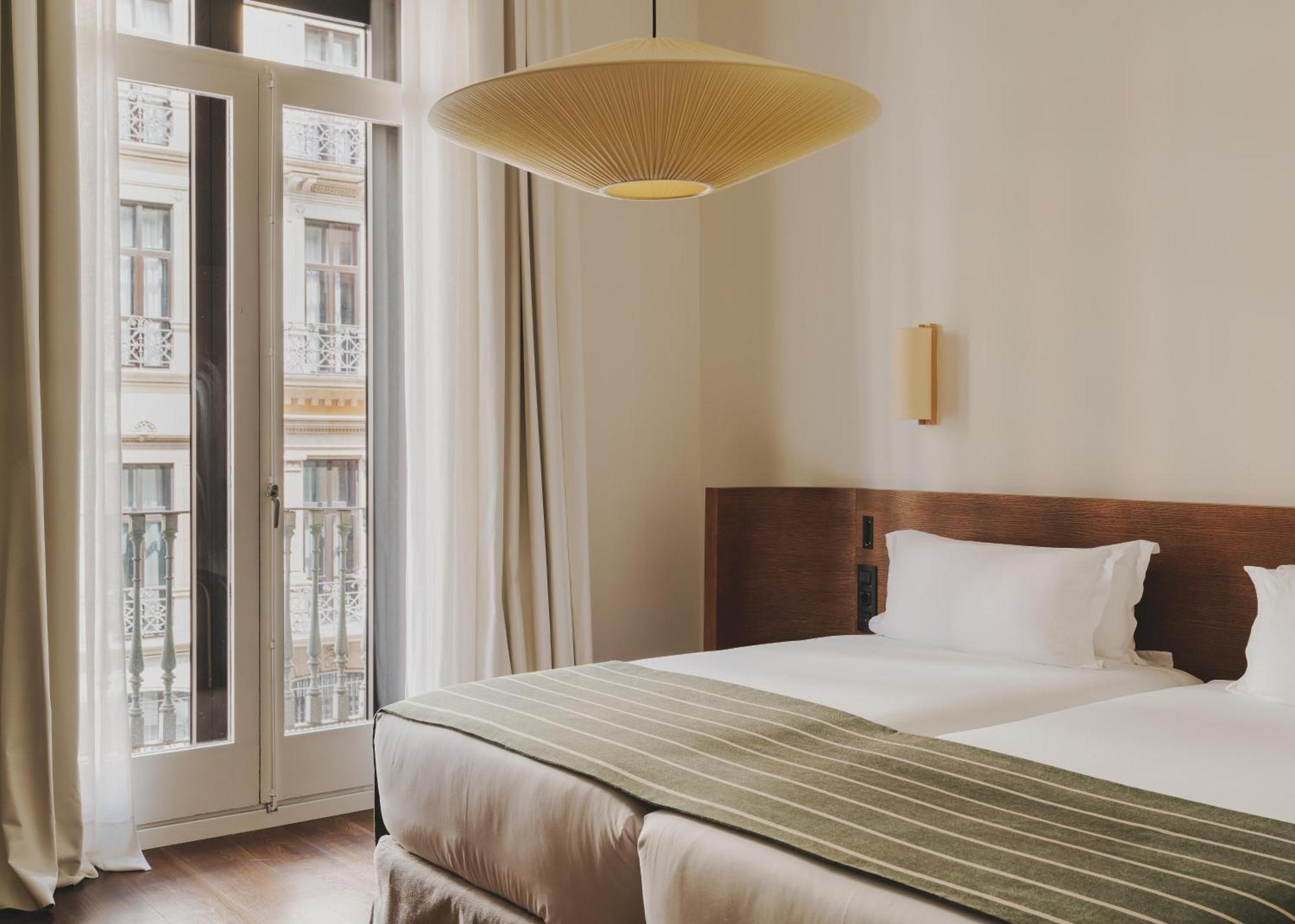 Hotel Regina Барселона Екстериор снимка