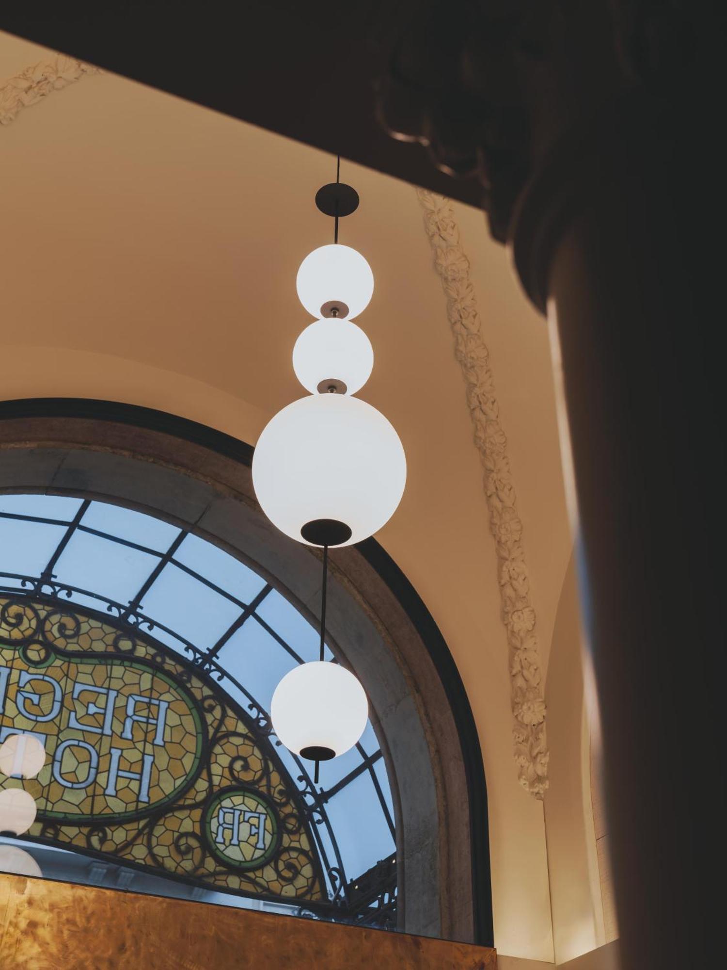 Hotel Regina Барселона Екстериор снимка
