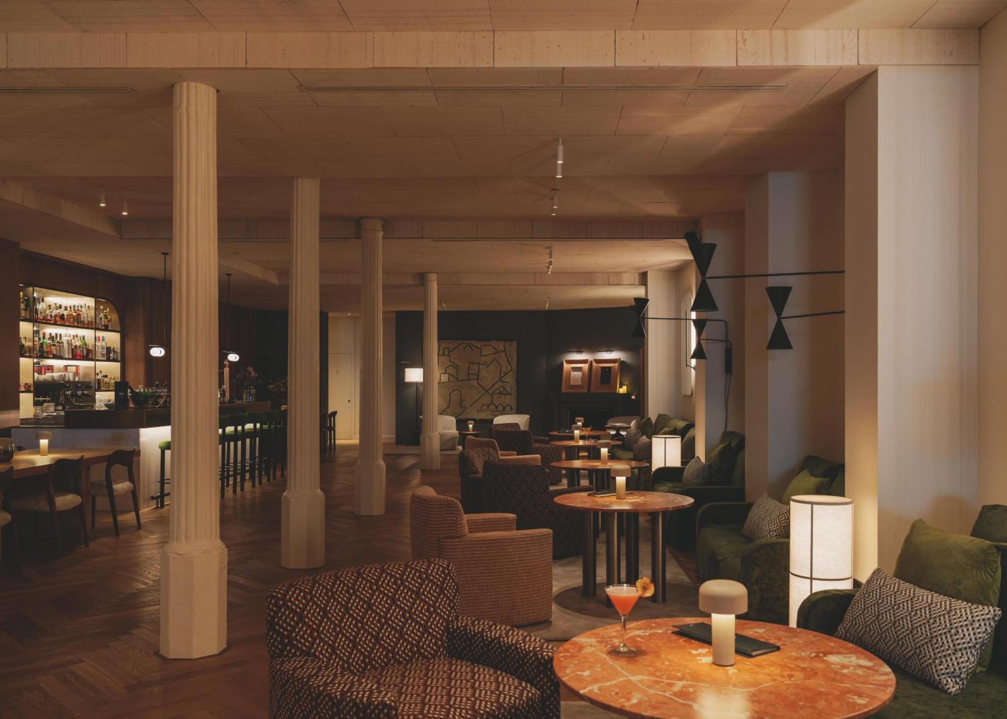Hotel Regina Барселона Екстериор снимка